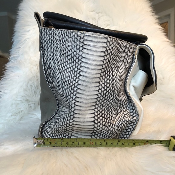 Vince Camuto leather purse, GUC - Picture 14 of 15